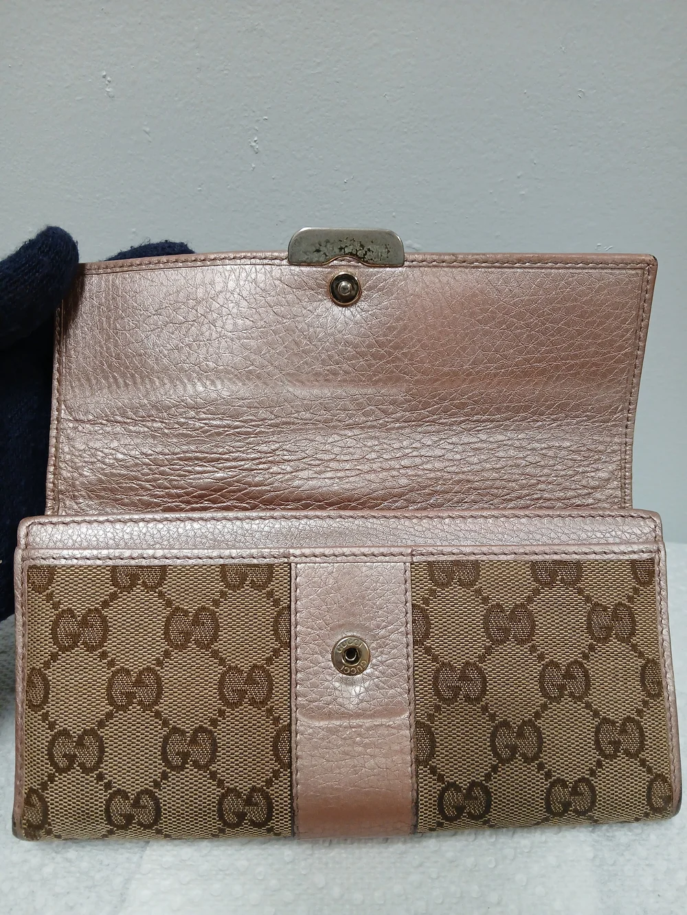 Gucci Brown Monogram Continental Wallet with Pink Trim - Picture 8 of 12